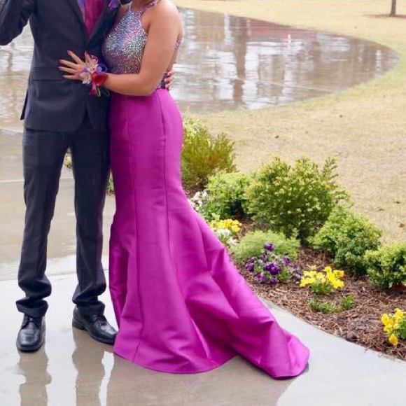 Prom dress - Picture 2 of 5